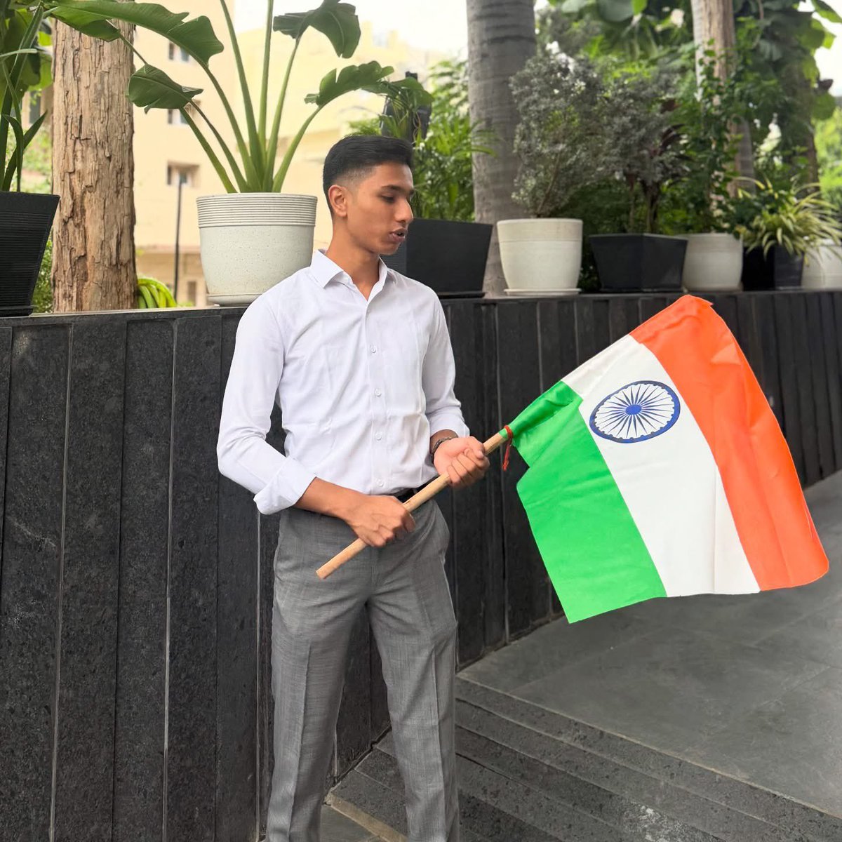 myselfpreetshah's tweet photo. Waving the colours of Courage, Peace &amp; Growth

Jai Hind.!🇮🇳

#IndependenceDay #PreetShah #Pinks #India https://t.co/UR4WR6SdZa