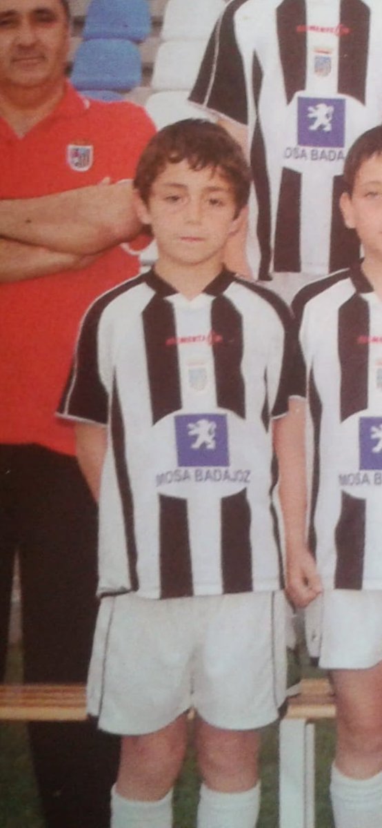 Ginés Gonzalez 🇪🇸 (@ginessgonzalezz) on Twitter photo Un orgullo vestir tus colores, Felices 120 años de historia querido amigo <a href="/CDBadajoz/">CD Badajoz</a> 🖤
Por 120 años más disfrutando contigo. Un orgullo vestir tus colores, Felices 120 años de historia querido amigo <a href="/CDBadajoz/">CD Badajoz</a> 🖤
Por 120 años más disfrutando contigo.