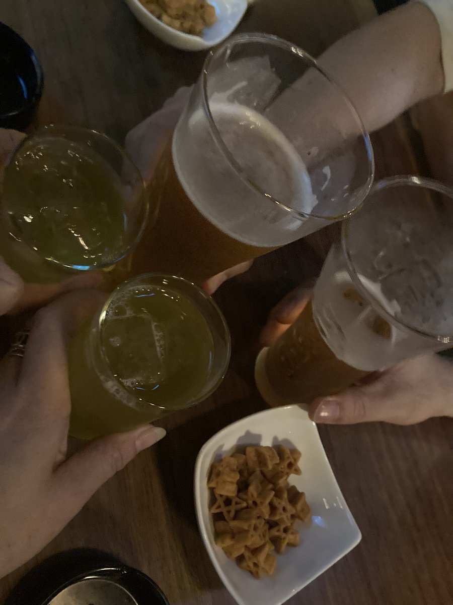 昨日も
ありがとうございました😊

語って💋歌って🎤🎤
気づいたらあっという間に朝に☀️
たくさんご馳走さまでした🙌

お盆休みも通常通り🈺

２０時オープンです🎵
お待ちしております⭕️

#渋谷 #道玄坂 #ネオスナック #bar #RUINCHI #親子