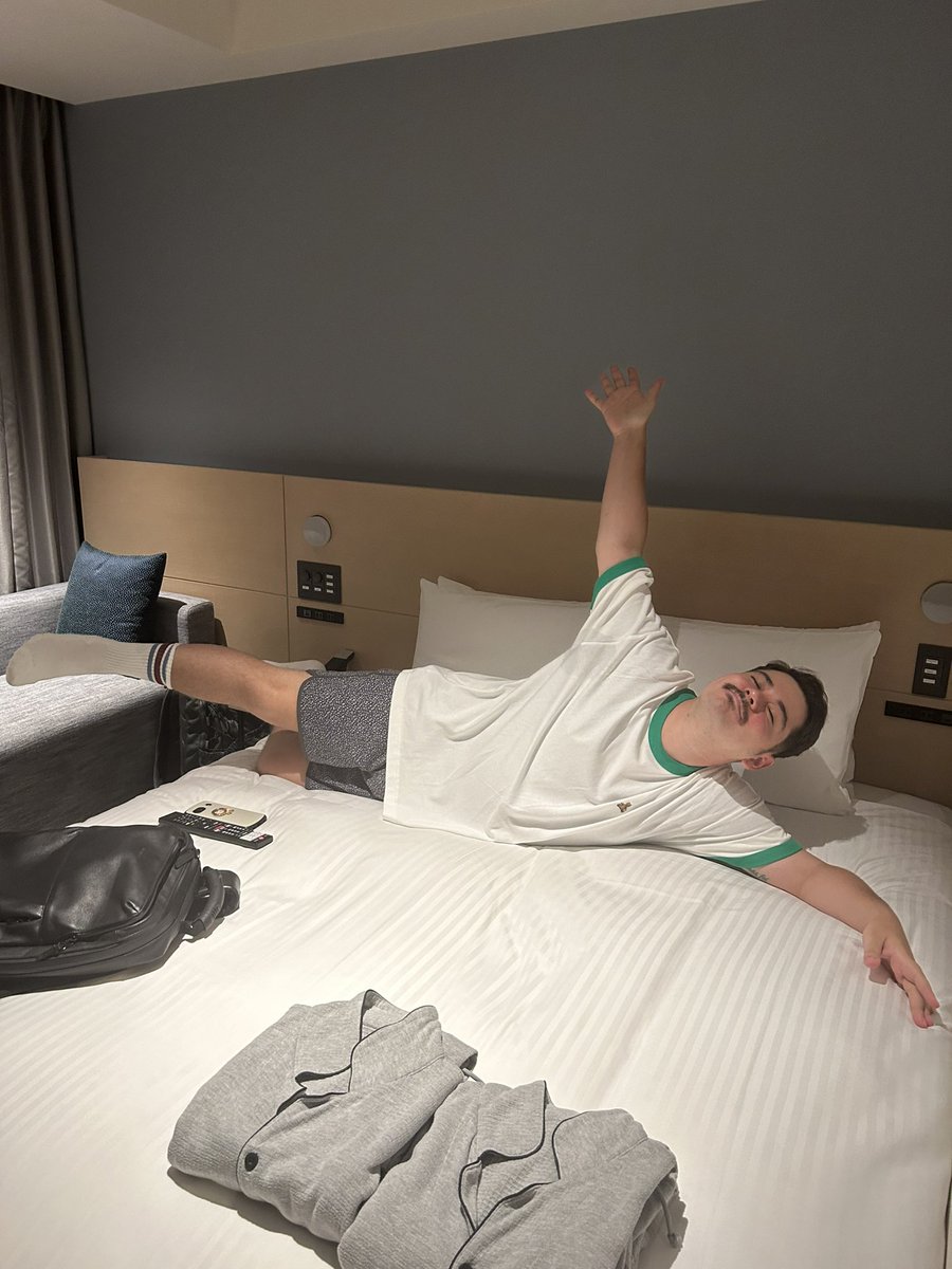 やっとホテルつけたーーーーー