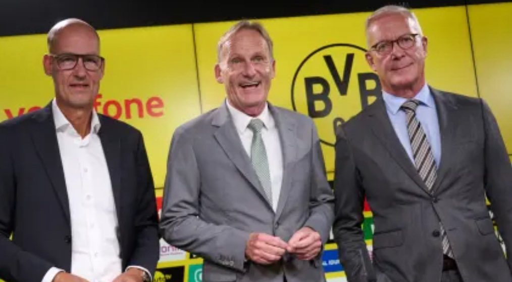 Aro10 (@arooobvb) on Twitter photo 🏦 Borussia Dortmund hat im Geschäftsjahr 2024/25 den höchsten Umsatz seiner Unternehmensgeschichte erwirtschaftet. Dieser stieg im Jahresvergleich um 16,9 Millionen Euro auf 526 Millionen Euro. Der Gewinn betrug nach Steuern 6,5Mio€.
🗞️ <a href="/BVB/">Borussia Dortmund</a>
#BVB 🏦 Borussia Dortmund hat im Geschäftsjahr 2024/25 den höchsten Umsatz seiner Unternehmensgeschichte erwirtschaftet. Dieser stieg im Jahresvergleich um 16,9 Millionen Euro auf 526 Millionen Euro. Der Gewinn betrug nach Steuern 6,5Mio€.
🗞️ <a href="/BVB/">Borussia Dortmund</a>
#BVB