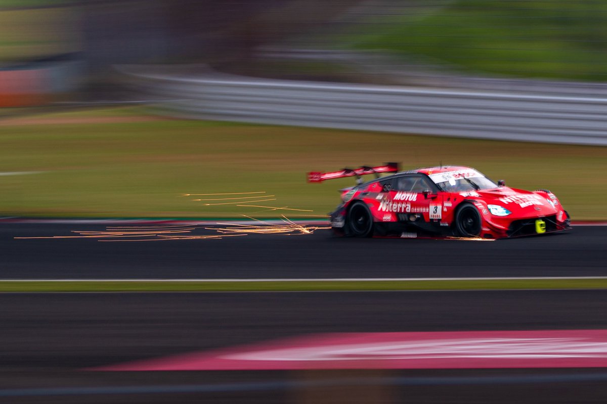 lolxlo's tweet photo. 初めての流し撮りチャレンジ🏎��

#スーパーGT https://t.co/1QlM8O29v4