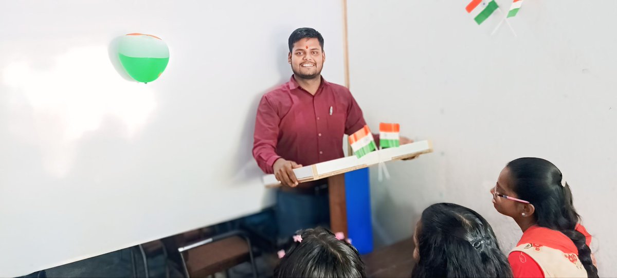 _RanjeetKumar_'s tweet photo. #Happy_Independence_Day 🇮🇳
तिरंगा देश की शान है,
हर भारतीय का स्वाभिमान है,
यही है गंगा, यही है हिमालय, यही हिन्द की जान है,
तीन रंगों में रंगा हुआ ये अपना हिन्दुस्तान है,
जय हिन्द 🇮🇳 जय भारत
स्‍वतंत्रता दिवस की हार्दिक शुभकामनाएं 🙏🏻
#R_K_Institute_of_Education
#NTT_BLIS_MLIS_PGD https://t.co/qiCRBcyucR