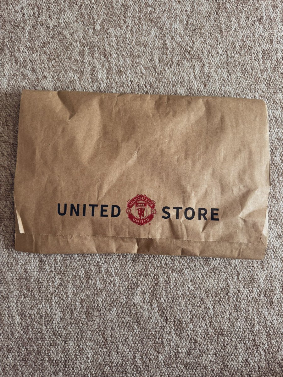 Iconkitz's tweet photo. 📬New Arrival 🖤💛💙 https://t.co/5IsCsfVPl5
