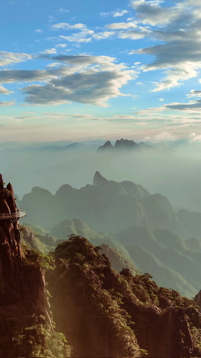 Está fantasía es uno de los parques naturales más alucinantes de #China. Y no, no hablamos de Zhangjiajie.

bananomeridiano.com/sanqingshan/