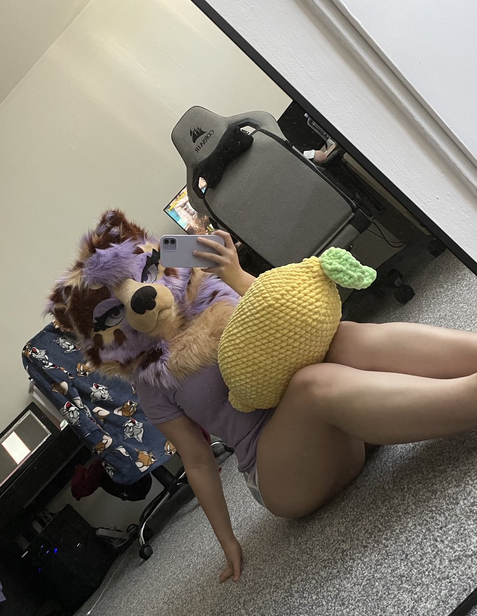 LaikaAussie's tweet image. When you don’t have a man, you have to come up with a solution~
Giant handmade plushies !
