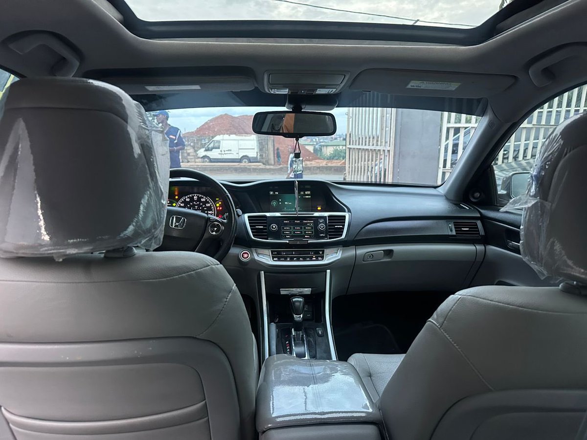 phantom__autos's tweet photo. 🔹2014 Honda Accord w/ 2017 FaceLift
Just in ‼️ Direct Toks 🔥
▪️Grey on Beige Interior
▪️Keyless Entry | Sunroof
▪️Reverse Camera | BSM Monitor
▪️Duty Paid ✅ | Fully Cleared
💰₦16.9 Million
#PhantomAutos #HondaAccord #CarTokNaija #HondaNation #NaijaCars #Facelift #CleanCars https://t.co/PaV4fgZKel