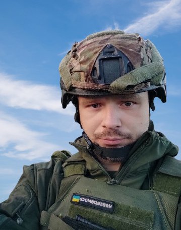 falledlenin's tweet photo. В цей день 2022 року поблизу с. Токарівка Куп’янського р-ну Харківської обл. загинув Олександр Романов "x3m" (Ікстрим), 'Бабах' - Герой України (2023, посмертно), мол. сержант ГУР МО підрозділ "Ахілл", командир відділення. Нагороджений медаллю «Честь, Слава. Держава»» III ступ. https://t.co/SMUYy33u2l