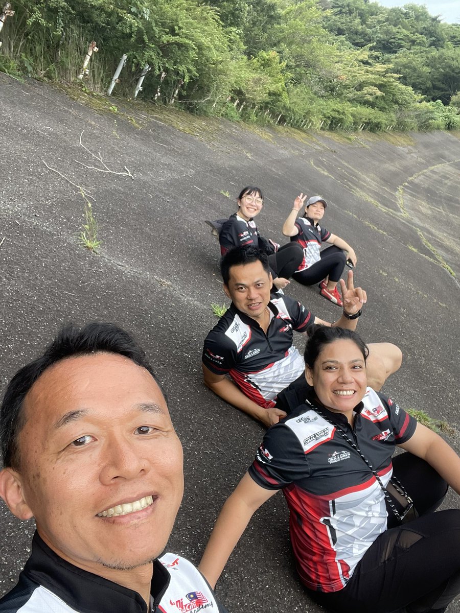 Kegani Racing Academy のKyojo VITA参戦1日目。
ドライバーのYYさんにとっては初めての富士スピードウェイで、そしてVITA初レース。
初モノ尽くしでなかなかシビれる状況ですが、そんな中、YY選手はクレバーかつ着実にコース攻略を進めてくれました。