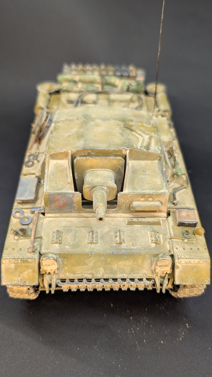 JohnSharro387's tweet photo. 1/35 #BroncoModels StuG.III D 288 Sonderverband DAK. Tarp stowage from Value Gear, metal tracks from San Xin,resin air filters from Rado Miniatures https://t.co/7rUiHpggtW