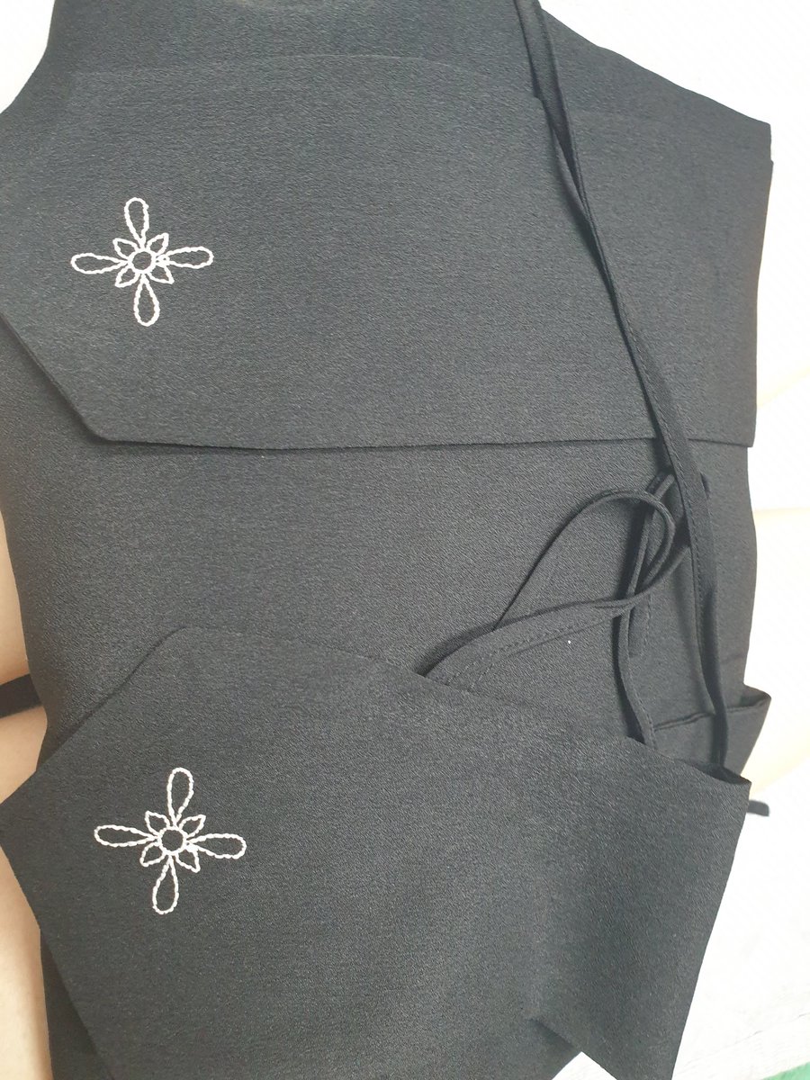 답호!!! 이번 티엠쓰리 펀딩에서 구매한 원피스랑 입으면 찰떡이겠어요😭😭😭
광복80주년!! 영광이고, 이벤도감사합니다🙏🙏🙏