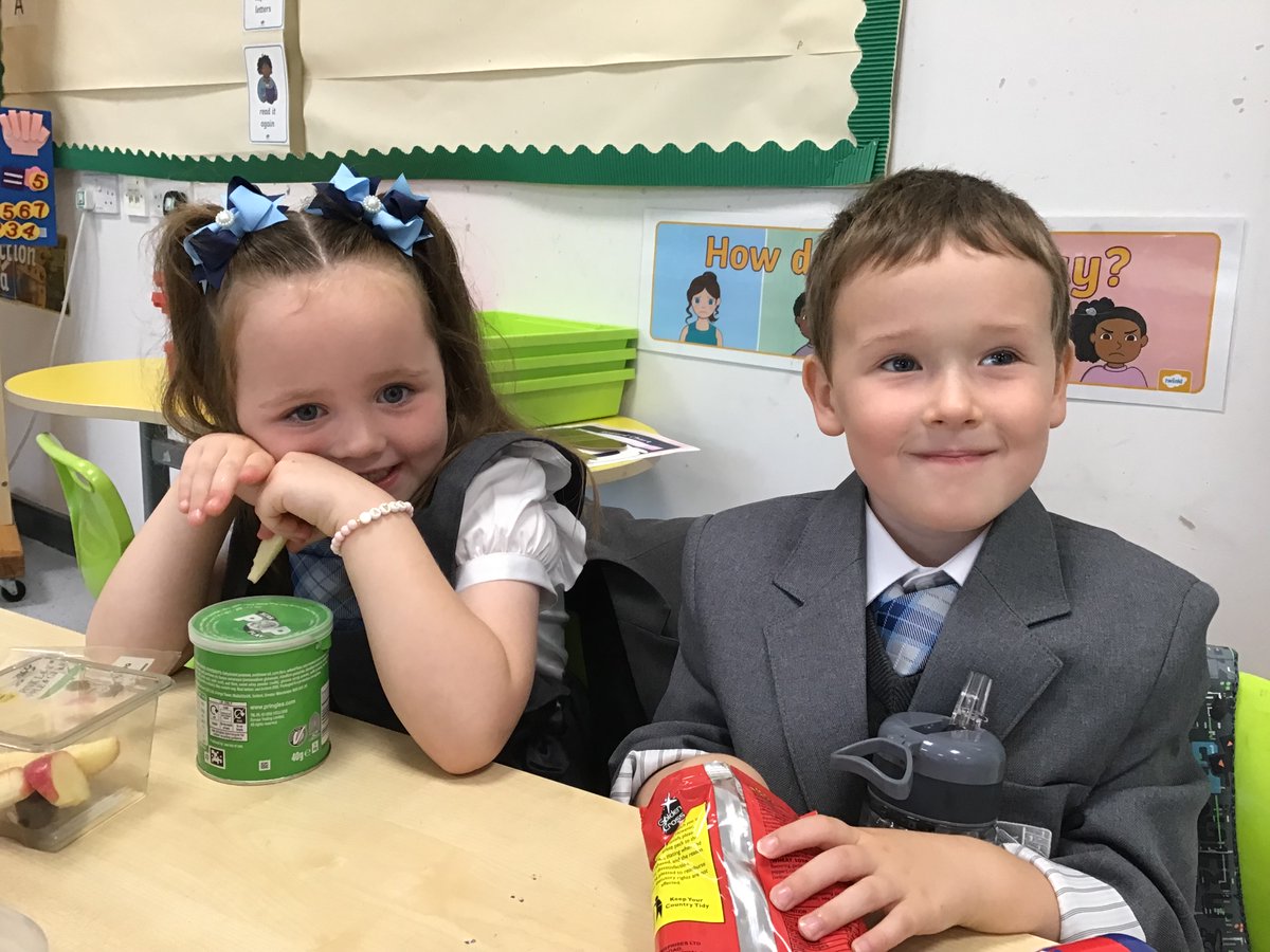 Miss Macfarlane tweet media