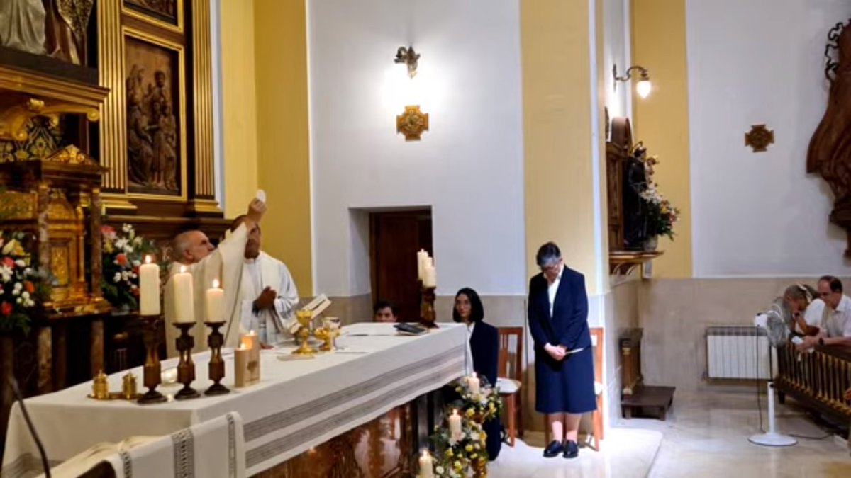 Profesión temporal Hna. Camila María «Que María Inmaculada sea testigo de mi consagración y me ayude a vivirla fielmente» <a href="/eucaristicas/">M.E.N.</a> #nacidasparaeucaristizar