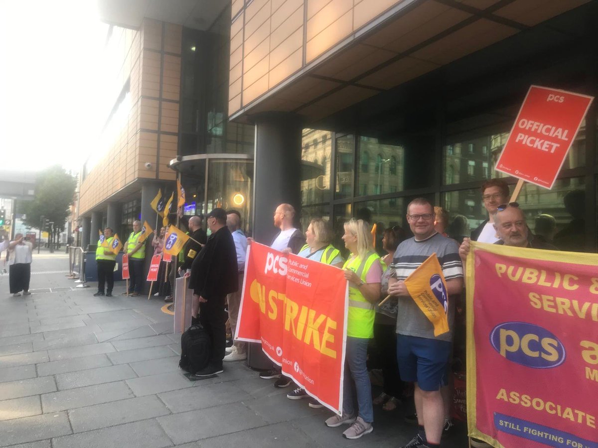 NSSN_AntiCuts's tweet photo. #NSSN sends #solidarity to @pcs_union #MyCSP #strike - #Liverpool picket line #PCSonStrike https://t.co/9JTEfmAdKF