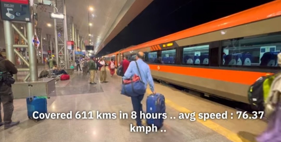 kulkarniraghav0's tweet photo. Belagavi-Bengaluru Vande Bharat 
1st Commercial Run:
Ksr-Ubl in 5hrs 26mins Avg speed 86kmph( 15mins before time)
Ksr-Dwd in 6hrs 3mins Avg speed 81kmph
Ksr-Bgm in 8hrs Avg Speed 76 kmph ( 20mins before time)
@Namma_HD @Namma_Dharwad @Hubballi_Infra
Credits:Railway Getaway YT https://t.co/VWmZris0v2