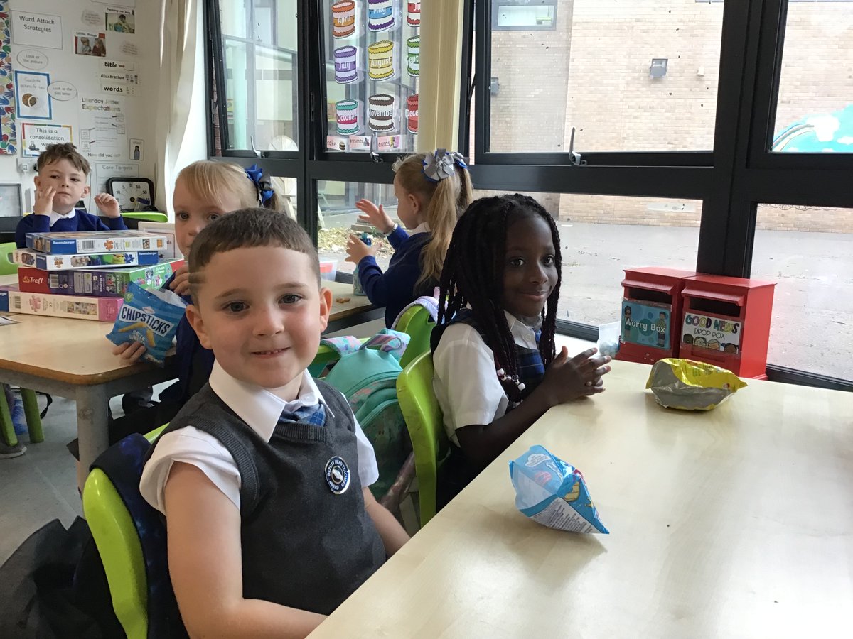 Miss Macfarlane tweet media