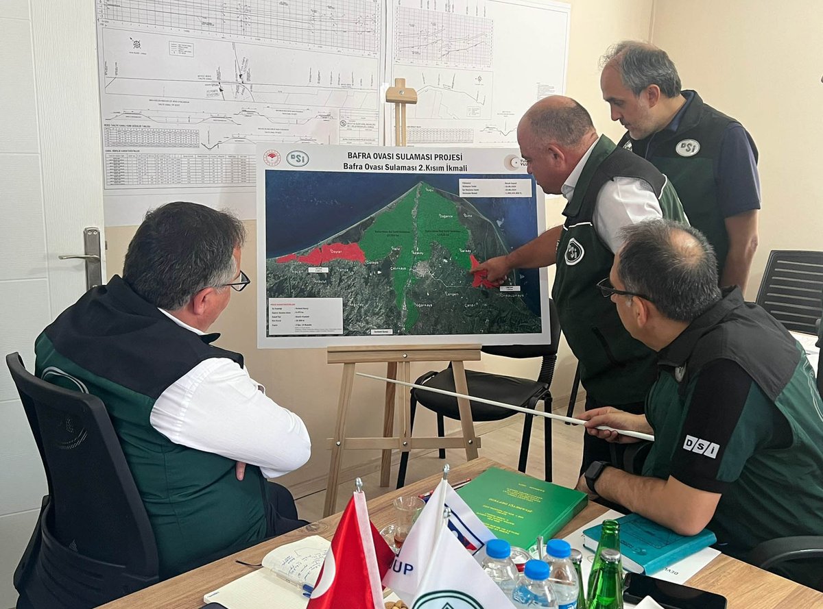 dsi_7_blgmd's tweet photo. DSİ Genel Müdür Yardımcımız Mehmet Ekinci başkanlığ��nda, Bafra Ovası Sulaması Proje Müdürlüğümüzde gerçekleşen değerlendirme toplantısında, Bölge Müdürlüğümüz tarafından yürütülen projeler ayrıntıları ile ele alınmıştır. https://t.co/0AFkro1BFM