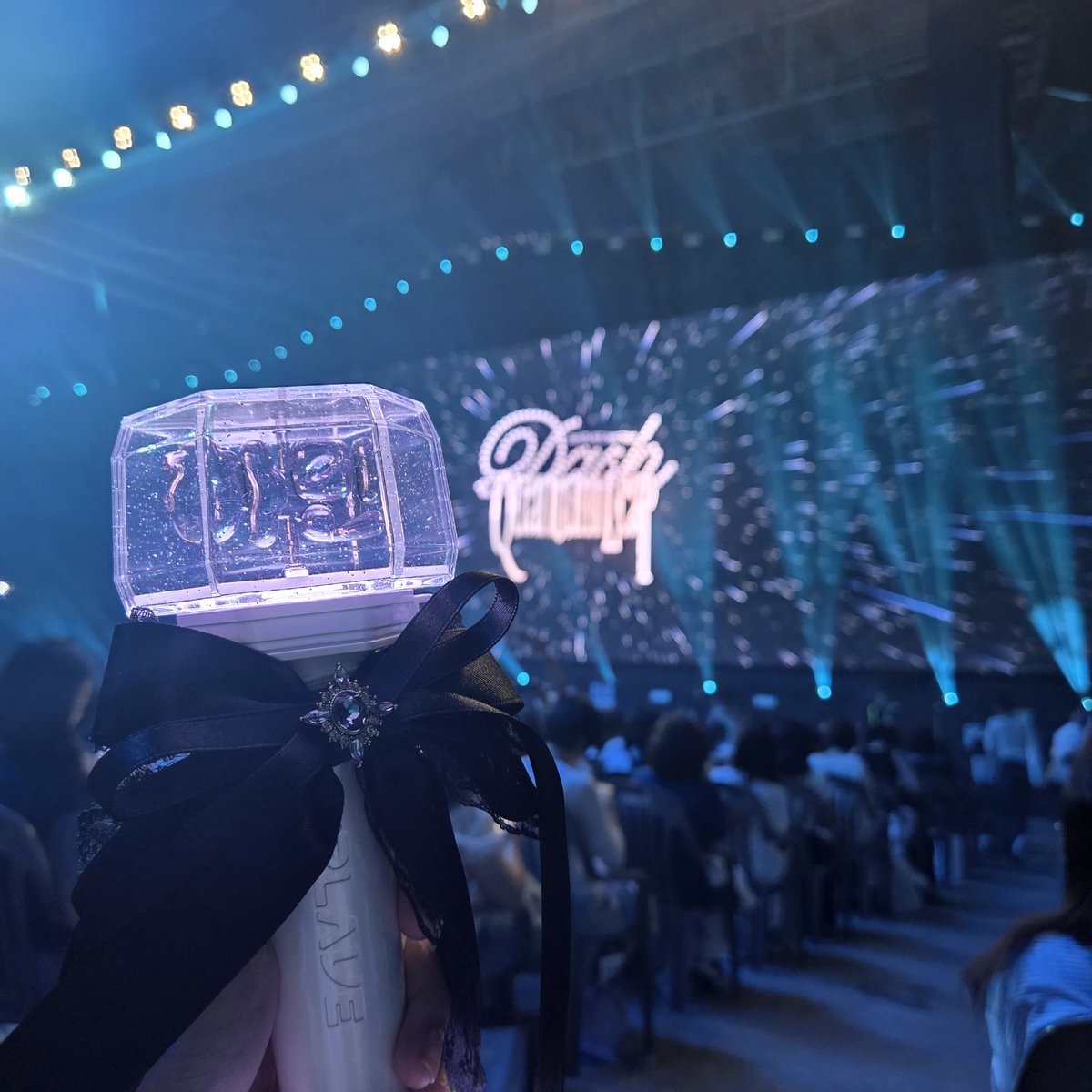 two_number_'s tweet photo. 다들 즐거운 관람 되셔용 ~_~ https://t.co/MpEosFgtOt