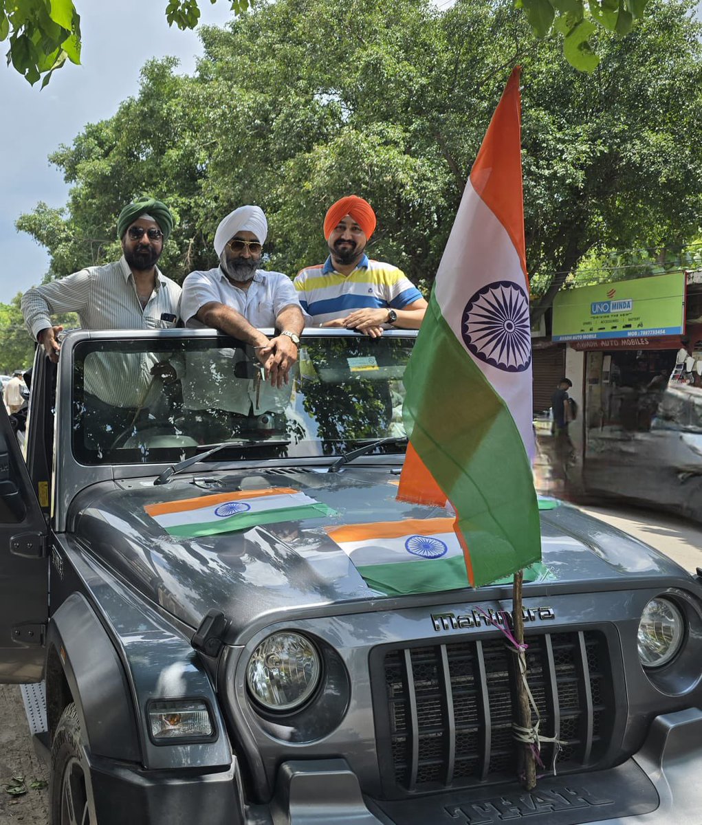 bagga2031's tweet photo. @RajeshwarS73 @myogioffice आज़ 15 August के दिन माननीय विधायक राजेश्वर सिंह जी ने तिरंगा🇮🇳 यात्रा रैली जो आज सरोजनीनगर विधानसभा में निकाली गई उसमे ट्रांसपोर्ट नगर व्यापार मंडल के अध��यक्ष टीपीएस अनेजा 
राजनारायण सिंह सुरेश लांबा दिलमीत सेठी  विक्की बग्गा ने सहभागिता की 🇮🇳👍🙏 https://t.co/MFAiN90lOQ