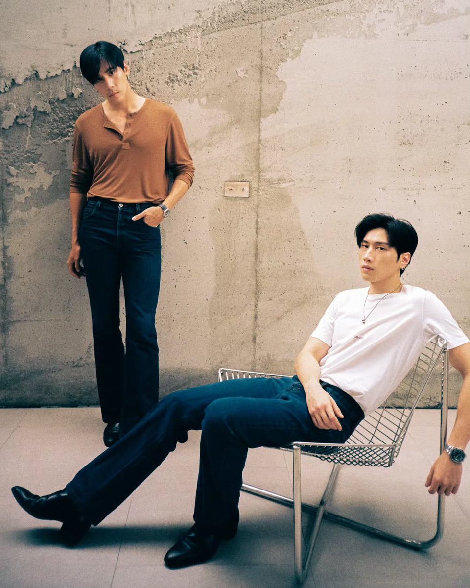 มะ ช่วย

"คุณหนู กูไม่มีที่นั่ง"
"พื้นไง นั่งสิ"
"หึ กางเกงมันคับ มึงช่วยดูหน่อยมีอะไรอยู่ในนี้"