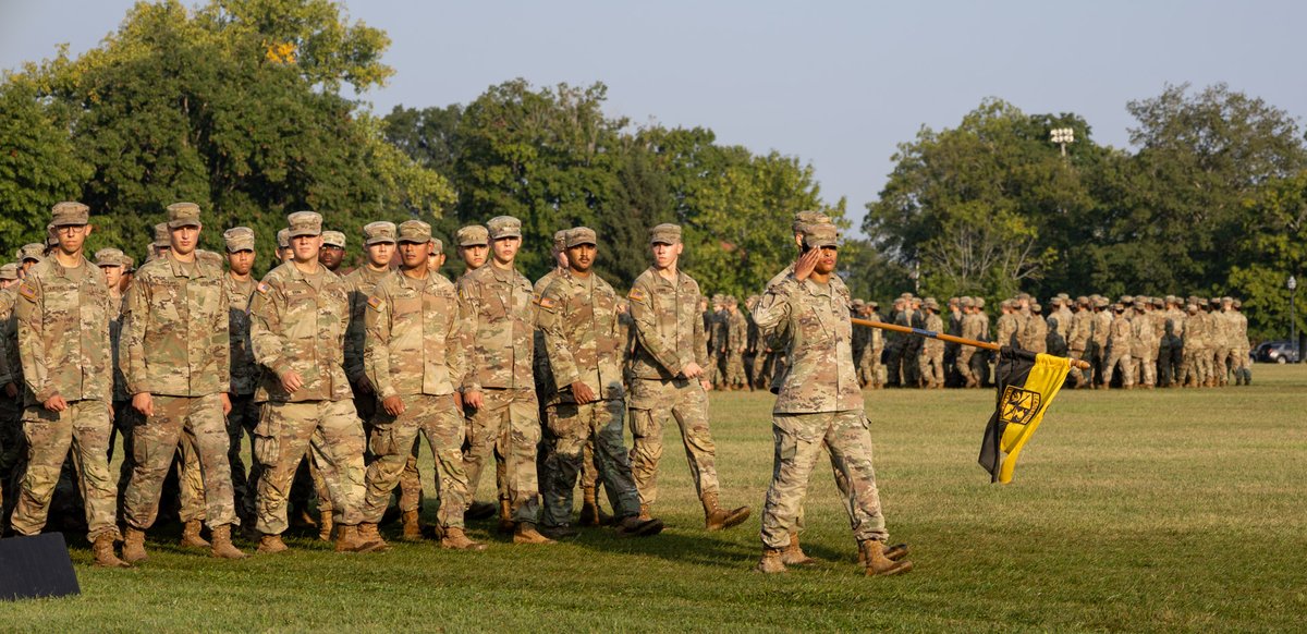 ArmyROTC's tweet image. 9th Regiment #AdvancedCamp Cadets are feeling divine as they graduate from #CadetSummerTraining! 🎉
📸: Morgan Edwards, Virginia Tech & Talitha Maloy, Ohio University, CST Public Affairs Office