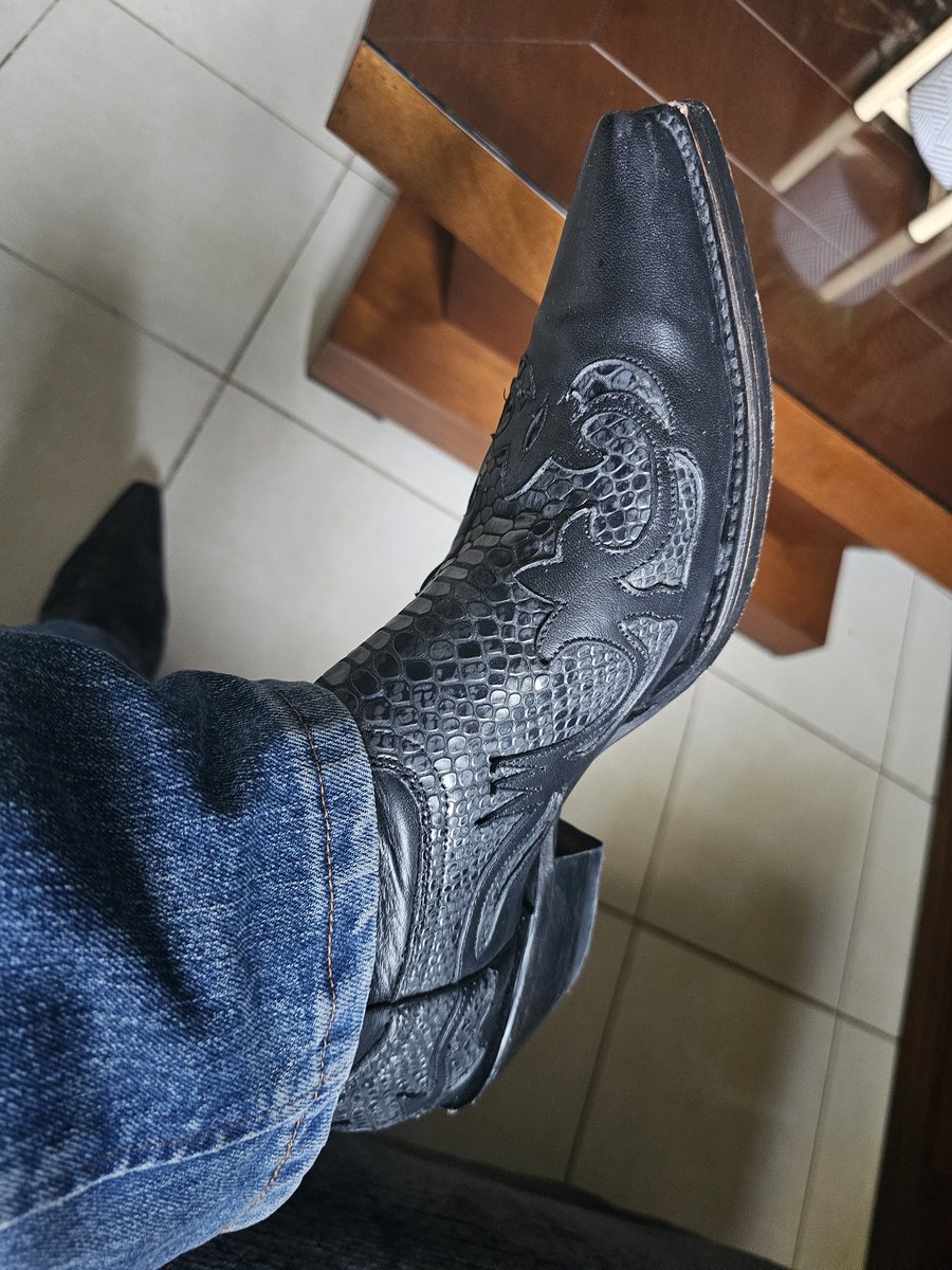 LISTAS PARA SER ADORADAS, BESADAS Y LAMIDAS POR PUTAS Y PERRAS!