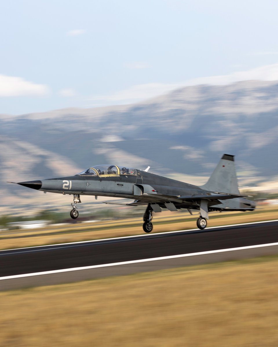 rookisaacman's tweet image. Migs are cool, but F-5s are much more patriotic 🇺🇸 The first of five jets has been delivered, with a cool space-paint scheme in works! Expect to see them at rocket launches, space-related airshows, charity events and hopefully as part of the America 250 celebrations 🇺🇸