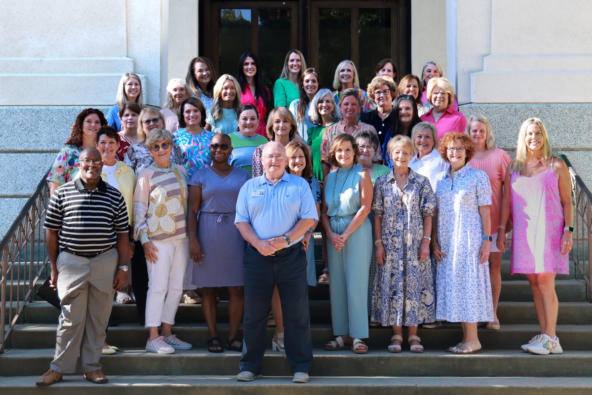 mcsinfo's tweet photo. The 2025-2026 District Tutors gathered today at Central Office! Thank you for serving our students! https://t.co/juoUpcxemm