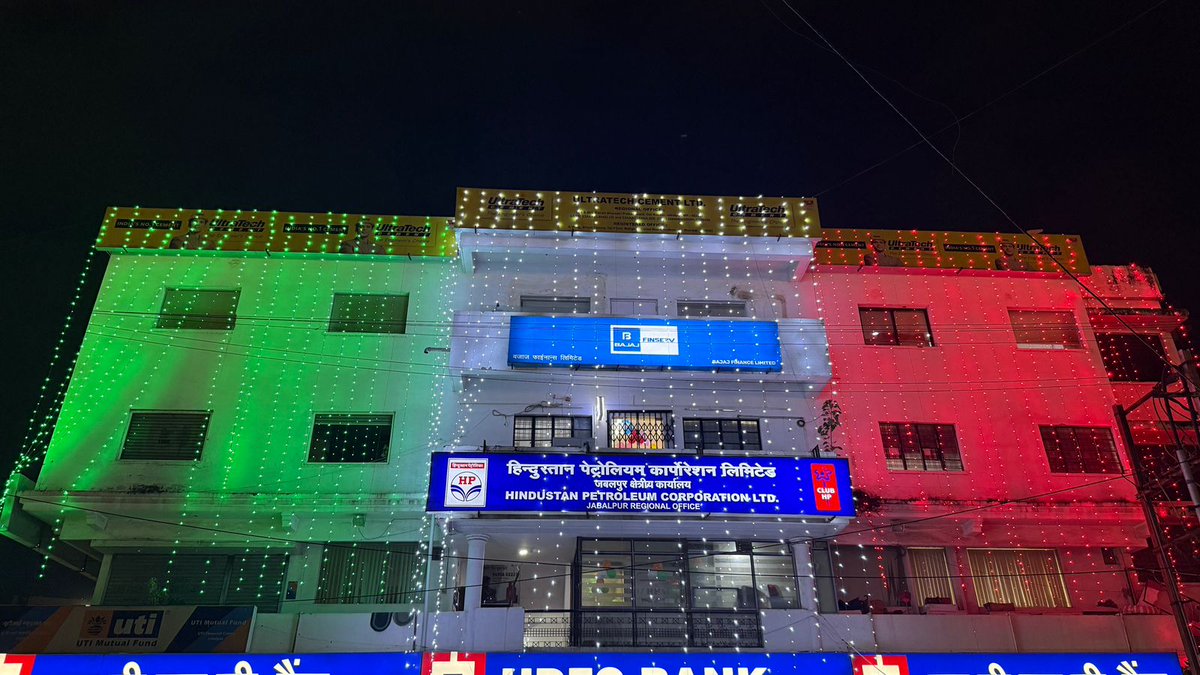 RetailHpcl's tweet photo. HPCL Jabalpur team #Celebrate 79th #IndependenceDay2025, 🎊 #Congratulations to all team members.
#IndependenceDay
#DeleveringHappiness
#UnityinDiversity
#HPCL 
@kanodiabrothers @mehtamotorshpcl @HPCL @e_behera @HpclRetail https://t.co/Qmg95JVOe6