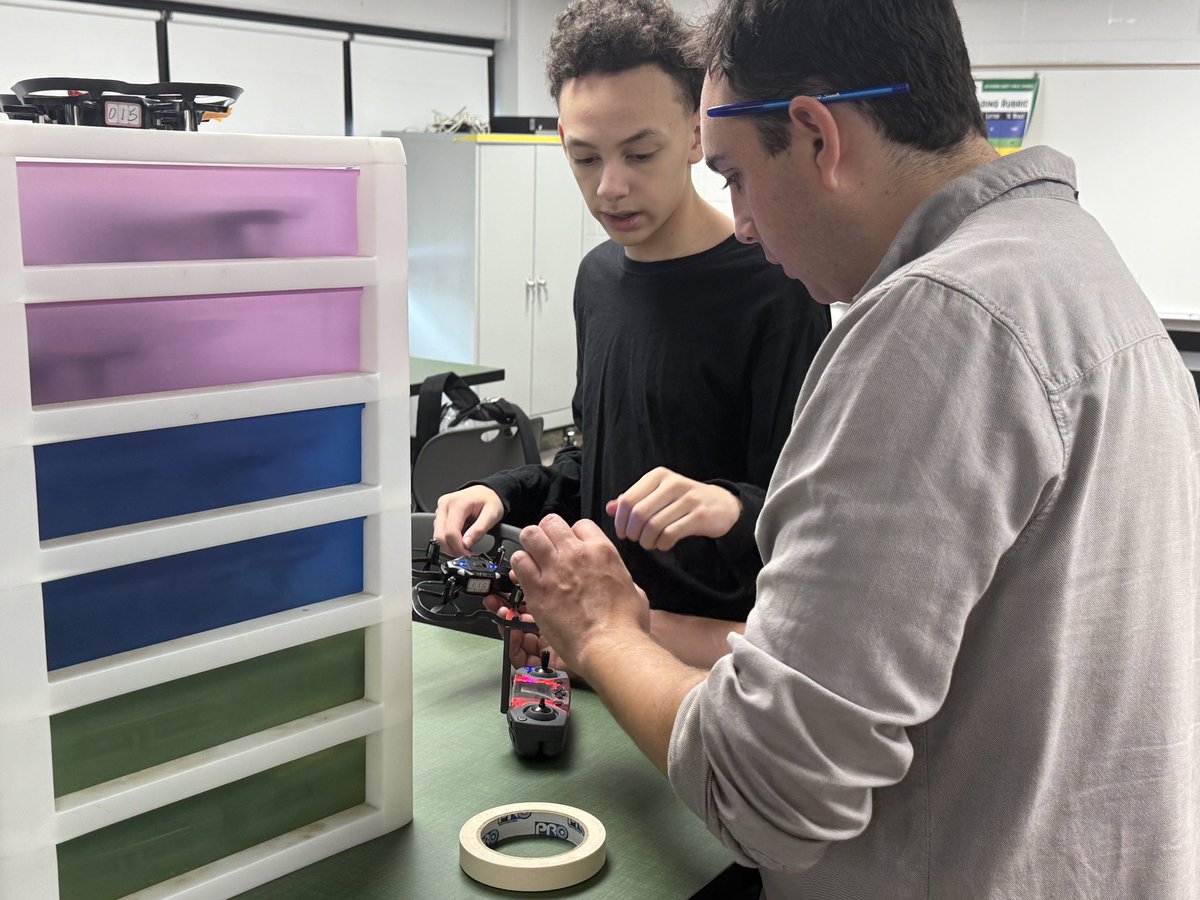 WesternTheSTEM's tweet image. 🚁 When you walk into the hallway expecting the usual chatter… but instead you hear the buzz of drones! Our students took flight today, learning how to navigate drones with precision &amp;amp; teamwork. 

#STEMInAction #DroneDay #LearningTakesFlight