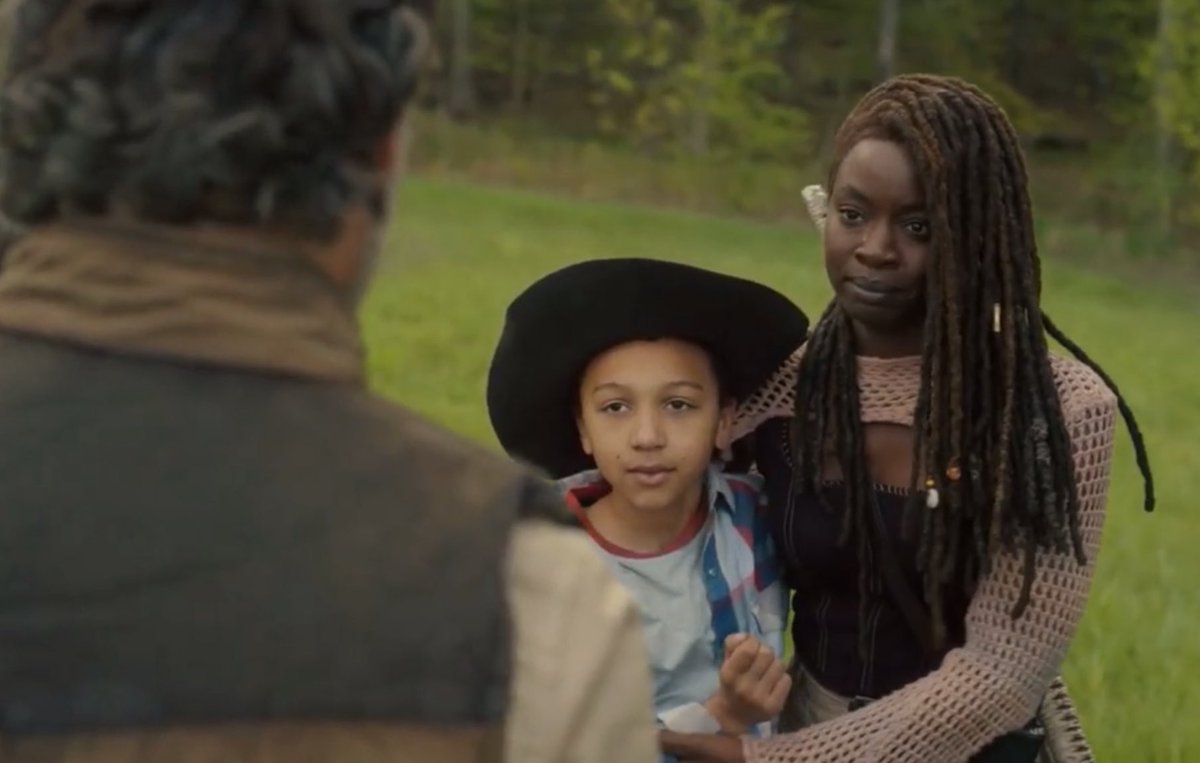 QueenOfTWDU's tweet photo. RickGrimesSr, RickGrimesJr, MichonneGrimes #MichonneGrimes #RickGrimes #RickGrimesJr #AndrewLincoln #DanaiGurira #AntonyAzor #RichonnesBabyBoy #TheGrimes #MrsRickGrimes #TheOnesWhoLive #ThisisCinema https://t.co/NMO6yQXGjN