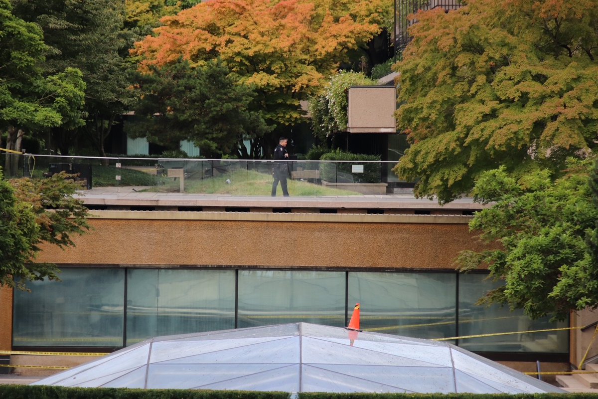 News Chaser (@1stduemedia) on Twitter photo July 20 in Vancouver - Police investigating the fatal stabbing of a 15 yr old boy at Robson Square. A 17 yr old male youth is now in custody. <a href="/VancouverPD/">Vancouver Police</a> <a href="/APBC873/">A. Paramedics Of BC</a> <a href="/IAFF18/">Van Fire Fighters</a> July 20 in Vancouver - Police investigating the fatal stabbing of a 15 yr old boy at Robson Square. A 17 yr old male youth is now in custody. <a href="/VancouverPD/">Vancouver Police</a> <a href="/APBC873/">A. Paramedics Of BC</a> <a href="/IAFF18/">Van Fire Fighters</a>