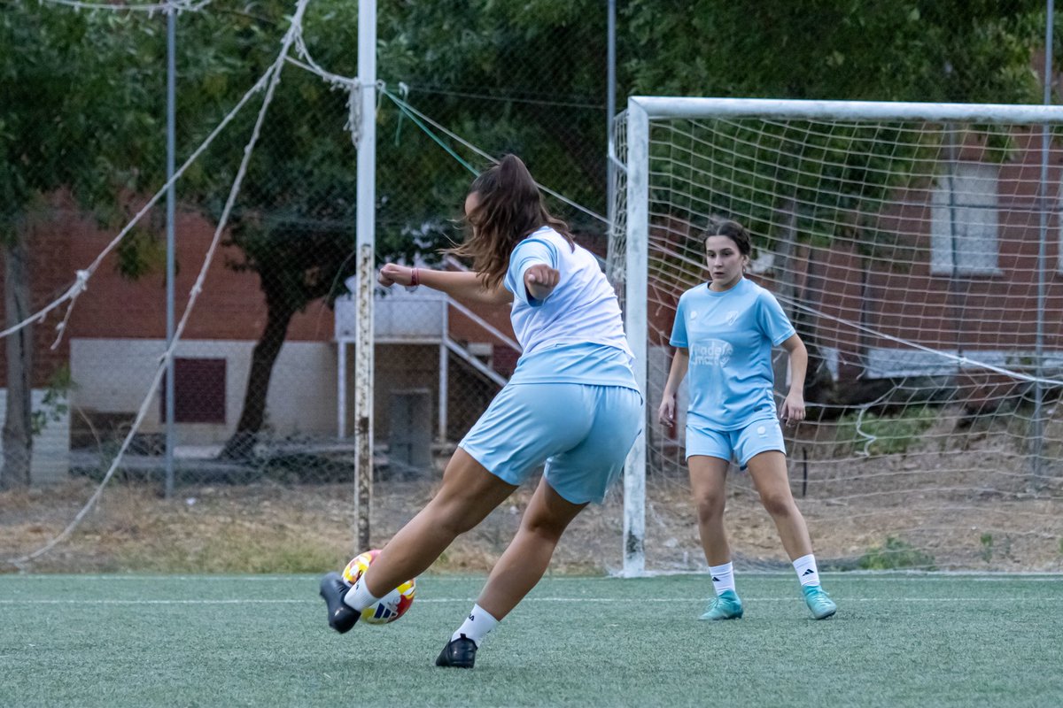 🥵 Ni el calor nos ha parado en estos dos días de entreno 🙂‍↔️

💪 ¡Hoy se descansa pero volveremos la semana que viene con más ganas! 

⚽️💚
