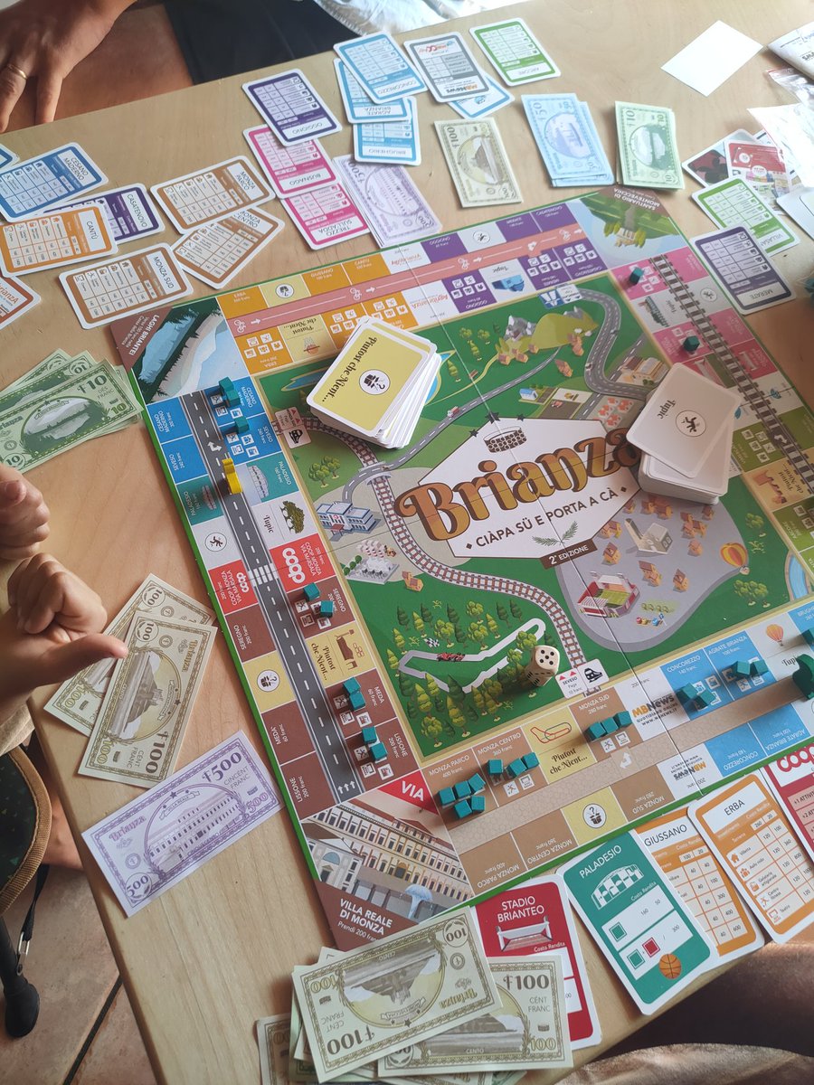 tacchini31's tweet photo. #buonferragostoatutti #brianza #monopoli https://t.co/B9mGM9h1l0