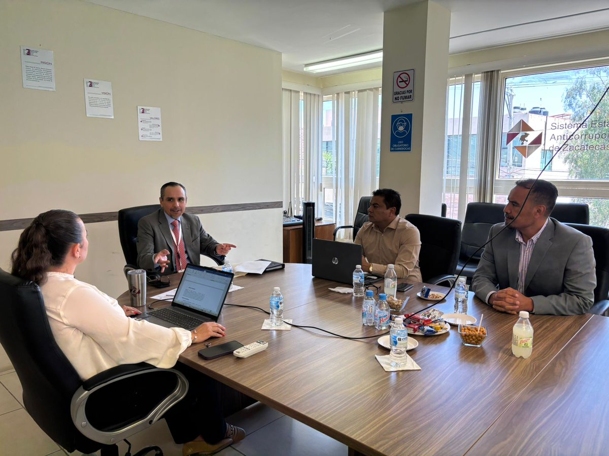 🟢Reunión interinstitucional para fortalecer la denuncia ciudadana contra la corrupción
Se llevó a cabo una mesa de trabajo con autoridades de la FECC y SESEA para avanzar en la elaboración de los Lineamientos para la presentación de denuncias por hechos de corrupción.