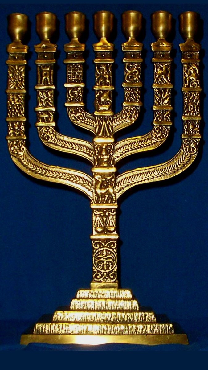 Menorah
[ Castiçal de Ouro]