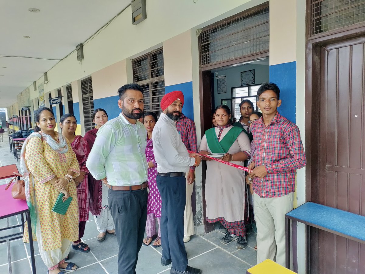 AdahFoundation's tweet photo. #Adahfoundation organised d 4th workshop under #environmenteducationprogram of the @moefcc in partnrship wid @PSCST_GoP @GSSS Dharamgarh, Dist. Sangrur #solidwastemanagement 
74 Studnts, 15 Tchrs attnd
#proplanetpeople #MissionLiFE #ChooseLiFE #lifestyleforenvironment https://t.co/hbZ2KD6zss