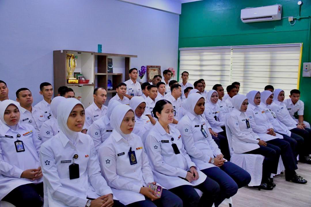 15 Ogos 25 - Majlis Perasmian Baju  Wisma Laskar Depot Bekalan Armada Barat yang diadakan pada hari ini menandakan satu lagi langkah penting dalam memperkukuh identiti dan imej warga Wisma Laskar.
#ReadyResourcefulResponsive
