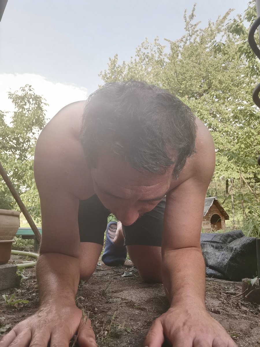 Photo de 18h prise à l'instant 😊
<a href="/Spoil_Eva/">💫𝗣𝗿𝗶𝗻𝗰𝗲𝘀𝘀 𝗘𝘃𝗮 💫👑</a> est partis en week end mais je dois continuer de faire les photo chaque 30 min jusqu'à 20h 😊

Même en son absence, ma soumission continue 🔥

Findom rtgame paypig femdom moneyslave debt feetfetish cnc blackmail flr bankcontrol tpe