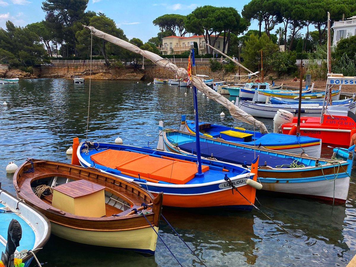 RidhaMoumen69's tweet photo. #bateau à #glaces !
#Antibes #juanlespins
#lifestyle #cotedazurfrance #happyness #dolcevita #liberte #mediterranee #sunset #sunrise #amour #ete #aout #poesie #nature #photo #soleil #pointus #port #friandises #photographie
#france 🇫🇷 #italie 🇮🇹 #tunisie🇹🇳 #maroc🇲🇦 https://t.co/IfY83ARhac