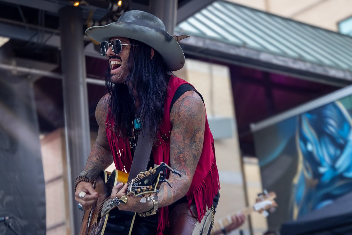 Rock the Coliseum tweet media