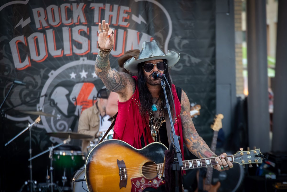 Rock the Coliseum tweet media