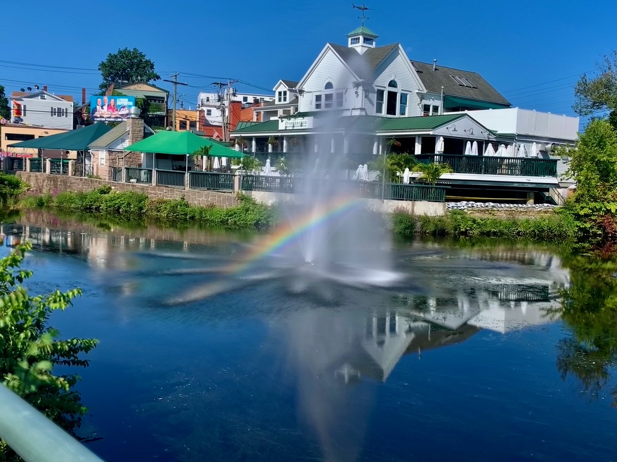 thepondandlake's tweet image. Dinner tastes better with an AquaMaster view.  🍽💦 

#StonebridgeRestaurant #DinnerWithAView #pondaerator #milfordct