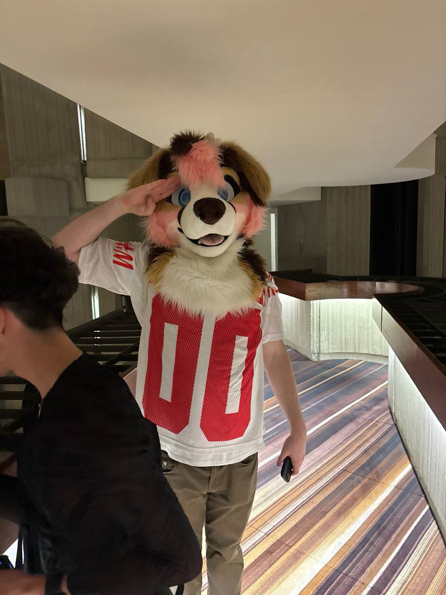 Me across the room party watching oomf bag the finest shit imagine (I’m a support player cause idk how to bag one myself)