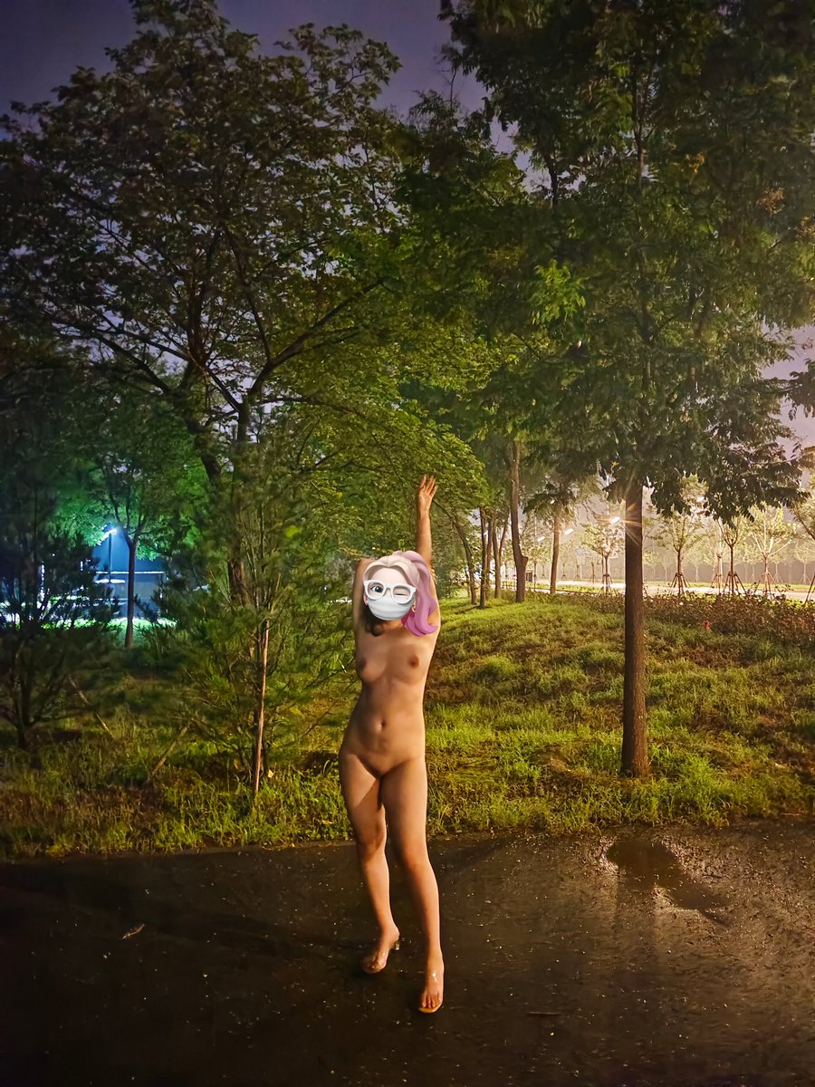 路边全裸，开慢点的车，看的一清二楚。
关键猫猫都举手让你看了，你还不多看两眼？
猫猫说考虑找个帅或身材好的，一起参与露出，有自信的单男，可私，万一选中你呢😉
<a href="/luchu888/">在人前羞耻的露出裸体💋</a> 
<a href="/Public_Catgirl1/">❤️露出反差文化大使❤️（露出转推）</a> 
<a href="/LC_kuking/">露透社🔞投稿认证</a> 
<a href="/luchu888888/">🌻反差婊露出精选集🌻（露出转推）</a> 
<a href="/51luchu_/">爱露出的85℃</a> 
<a href="/tbzt2024/">推波助臀（接投稿）</a> 
<a href="/Fengsiyuan/">Mr.死因</a> 
<a href="/kssexxia/">kssexxia</a> 
<a href="/luchusmart/">露出小姐姐</a>
<a href="/youluo09/">每日优选</a>