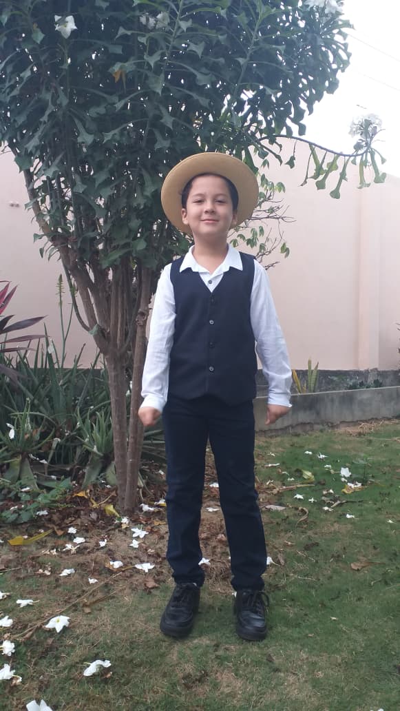 Mi principito hermoso,estoy muy orgulloso de ti a tus 8 años y esa talentosa inteligencia, te amo y te extraño mucho .