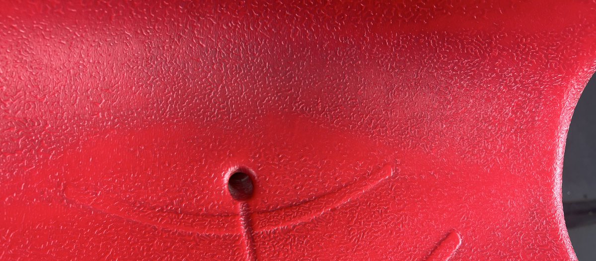 Gracias a una publicación que hizo alguna vez <a href="/VenteDigo1/">Alex</a> cada vez que tomo SITP o <a href="/TransMilenio/">TransMilenio</a> reviso que en esos huequitos no hayan pulgas 🥴🥴🥴