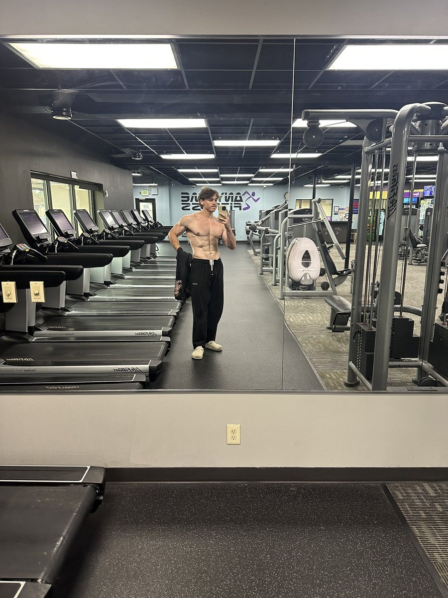 Upper body ✅🦾
Happy Friday ❤️