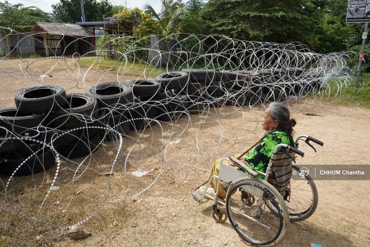 Cambodianess reports on Friday night that, "Thai Military Orders 12 Families to Vacate Homes

Banteay Meanchey: Thai military forced  12 families (59 people) to leave their homes in Prey Chan Village and Chok Chey village in O’ Bei Choan Commune, Ou Chrov District. They deployed
