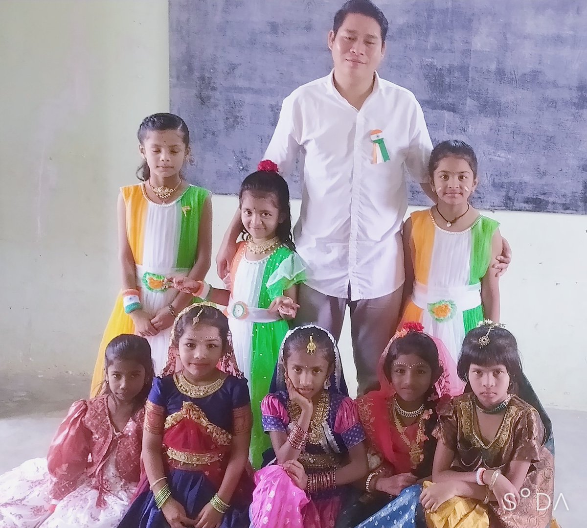 dharmajeetchak's tweet image. 🎉Happy 79th Independence Day! 😍😍

🙏May our country always be blessed with peace, prosperity and harmony.😇

📸Today&apos;s Independence Day Memories with my Students of Vedha International School, Kondapak, District: Siddipet in Hyderabad, Telangana State. ☺️